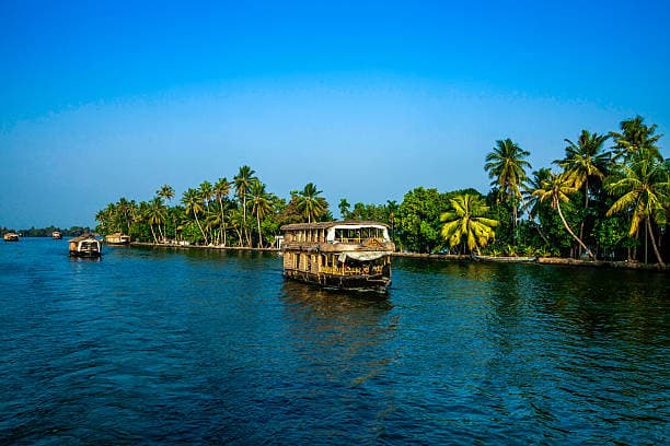 Boating in the Backwaters – A Tranquil Escape
